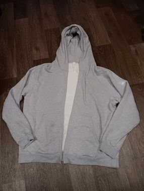 ALO Yoga Heather Gray Full-Zip Hoodie no zipper front